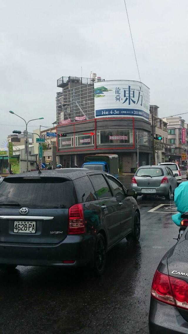 台南市永康區永大路三段黃金三角窗廣告牆出租(臨近永康交流道和往永康工業區重要路口)H區